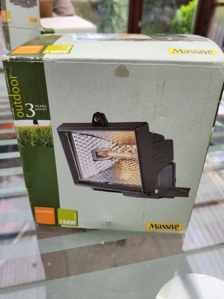 Lampa halogenowa 150W czarna