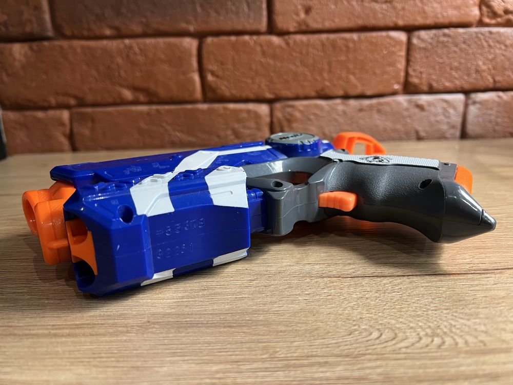 Pistolet pneumatyczny NERF model FIRESTRIKE