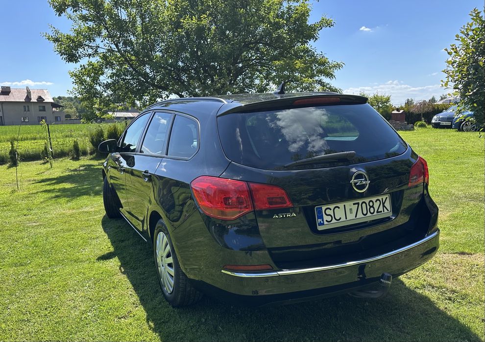 Opel Astra J kombi 1.4 turbo z nowym gazem plus hak