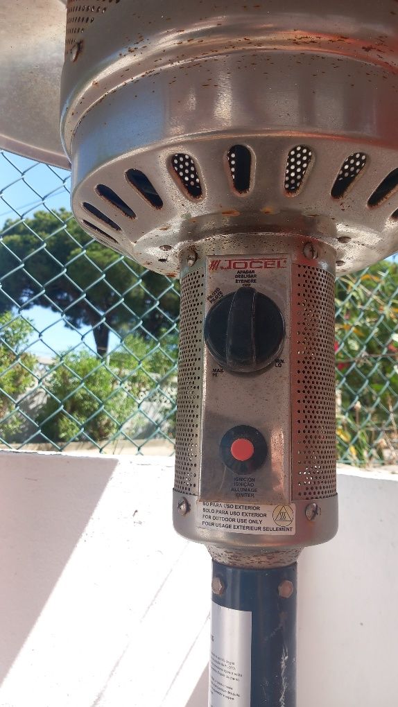 Aquecedor de exterior a gás marca Jocel