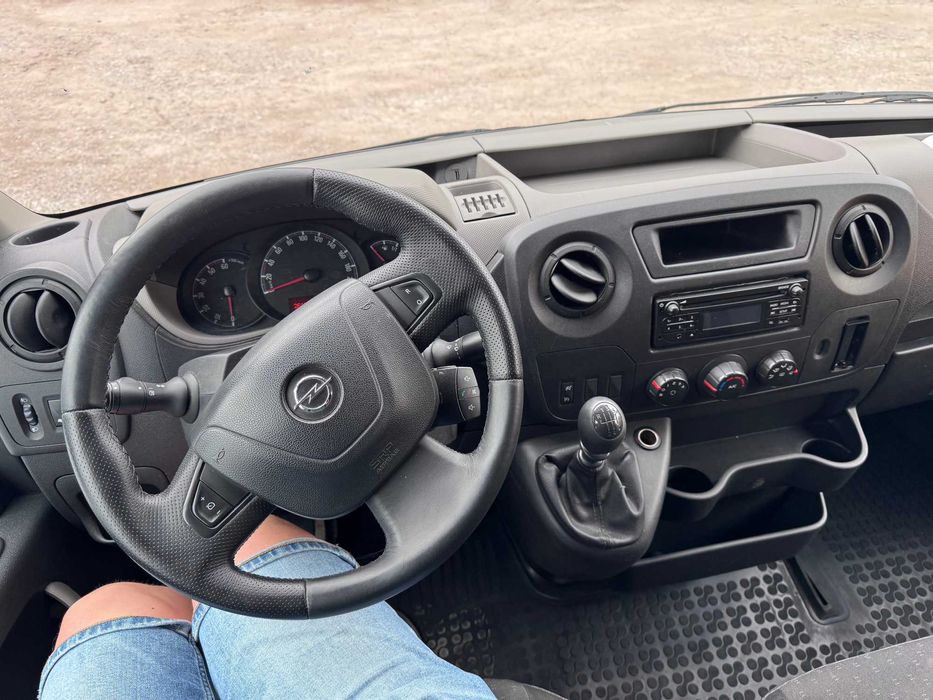 Opel Movano L2H2 z 2017r klima czujniki zadbany faktura