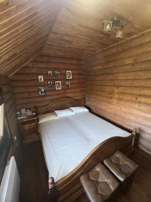 Продається 2х поверховий будинок біля озера у селі Нобель