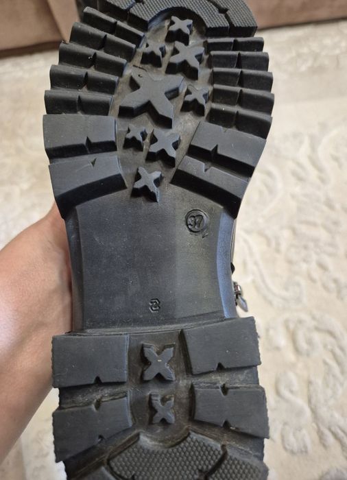 Женские зимний кожаные ботинки сапоги Vitto Rossi (размер 37)