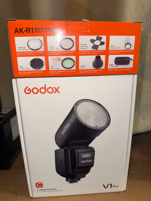 Godox V1 Pro спалах
