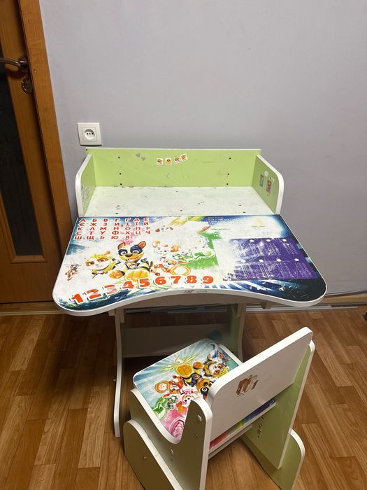 Продам парту зі стільчиком