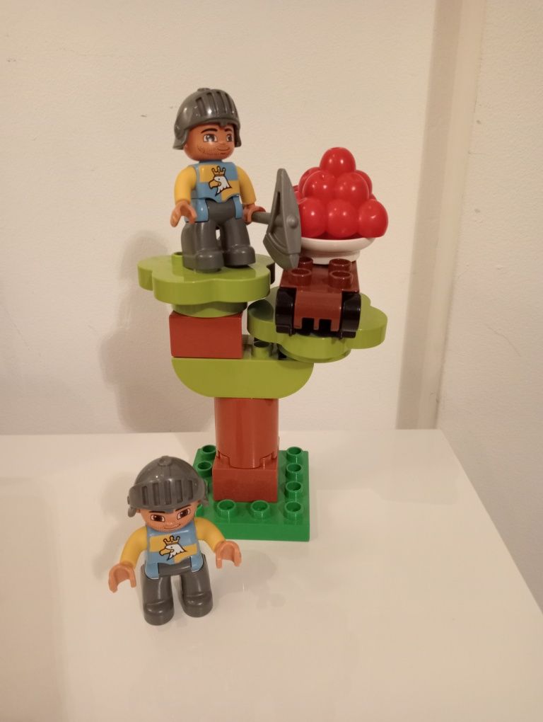 LEGO Duplo zestaw zamek skarb rycerze powóz konie