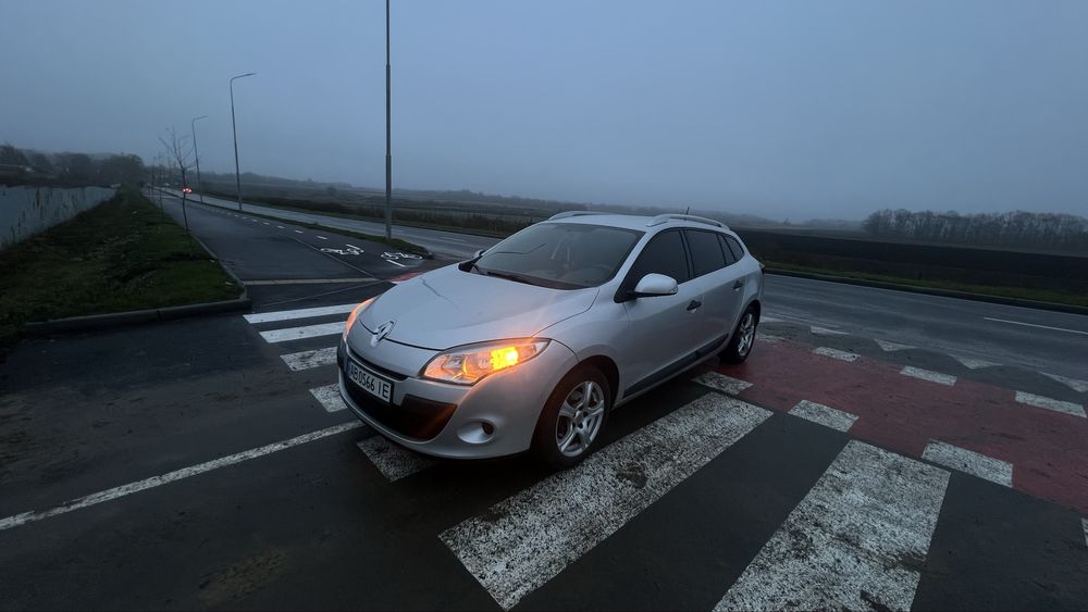 Продаю Рено Меган 3.