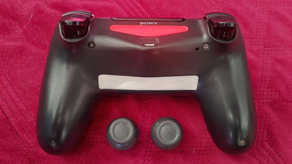 Pad DualShock V2 PS4 używany, niedawno wymieniane analogo nanowe :)