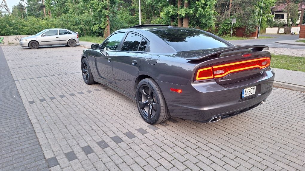 Dodge Charger RT, 5.7 V8, HEMI, super stan