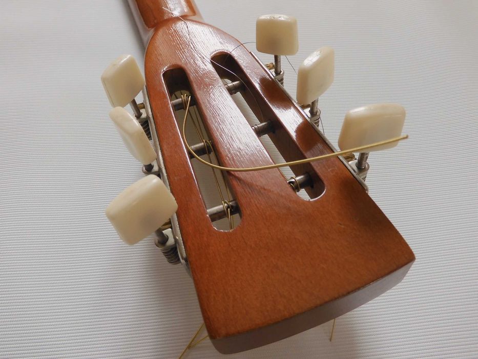 Gitara akustyczna polska