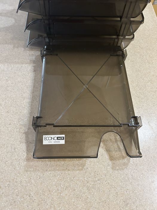 Лотки для бумаг и журналов.