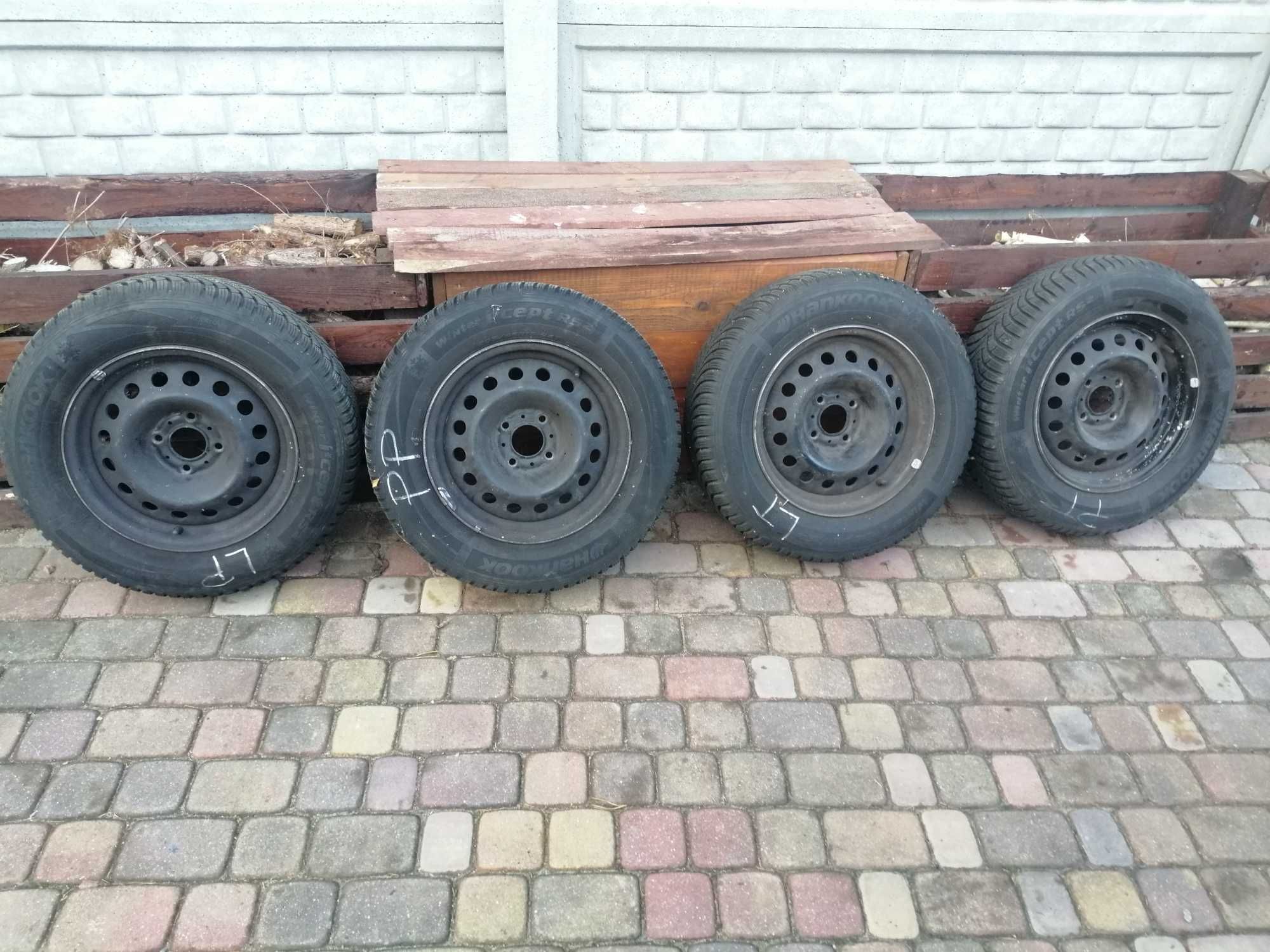 Felgi z oponami zimowymi 205/65R15 do citroen+oryginalne kołpaki