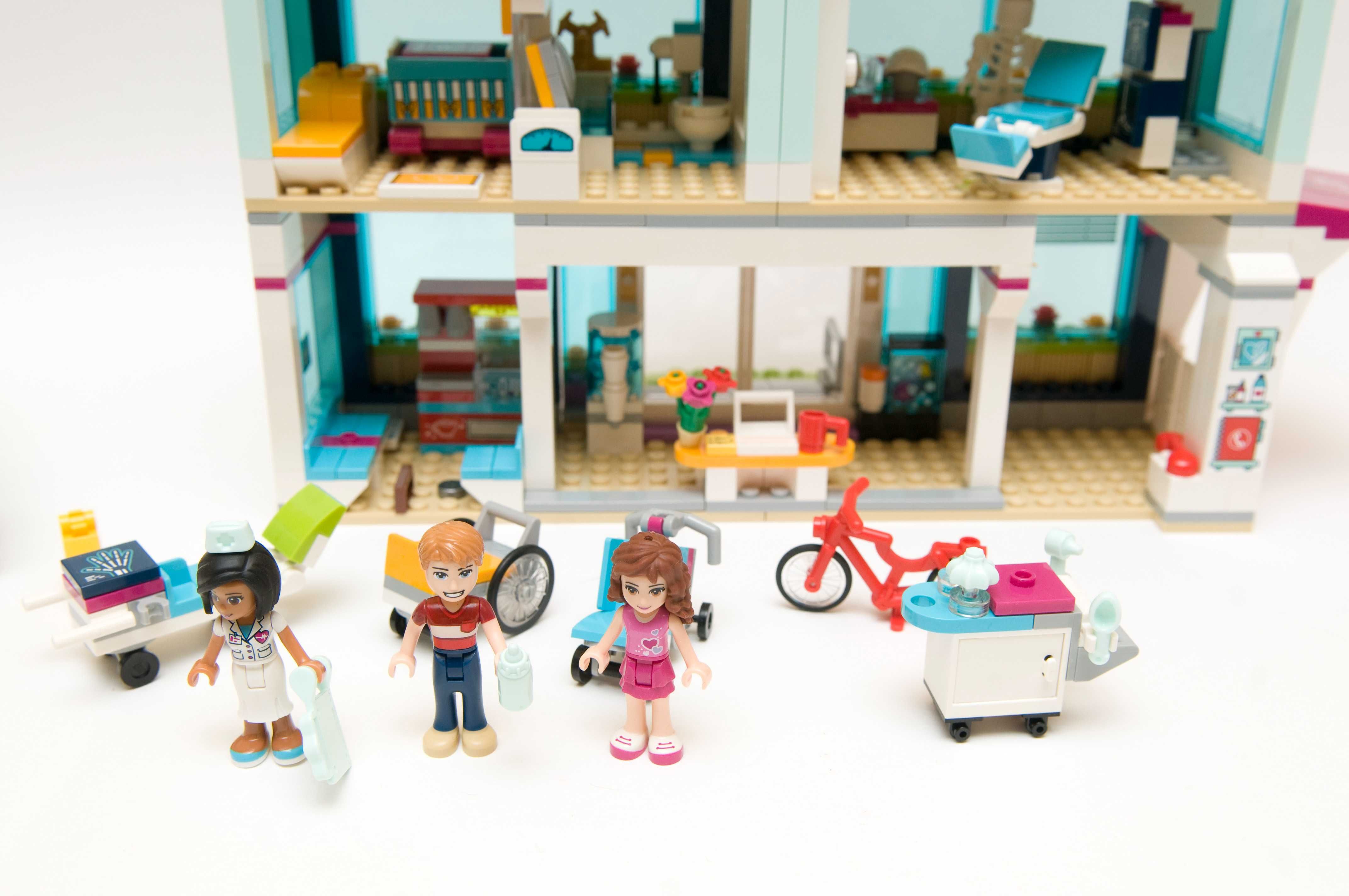 LEGO 41318 Friends - Heartlake Hospital