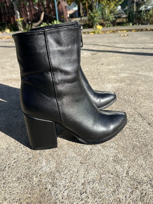 Жіночі черевики на підборах