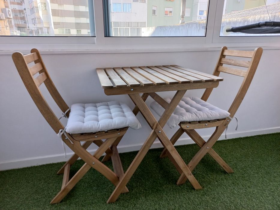 Mesa e 2 cadeiras de exterior