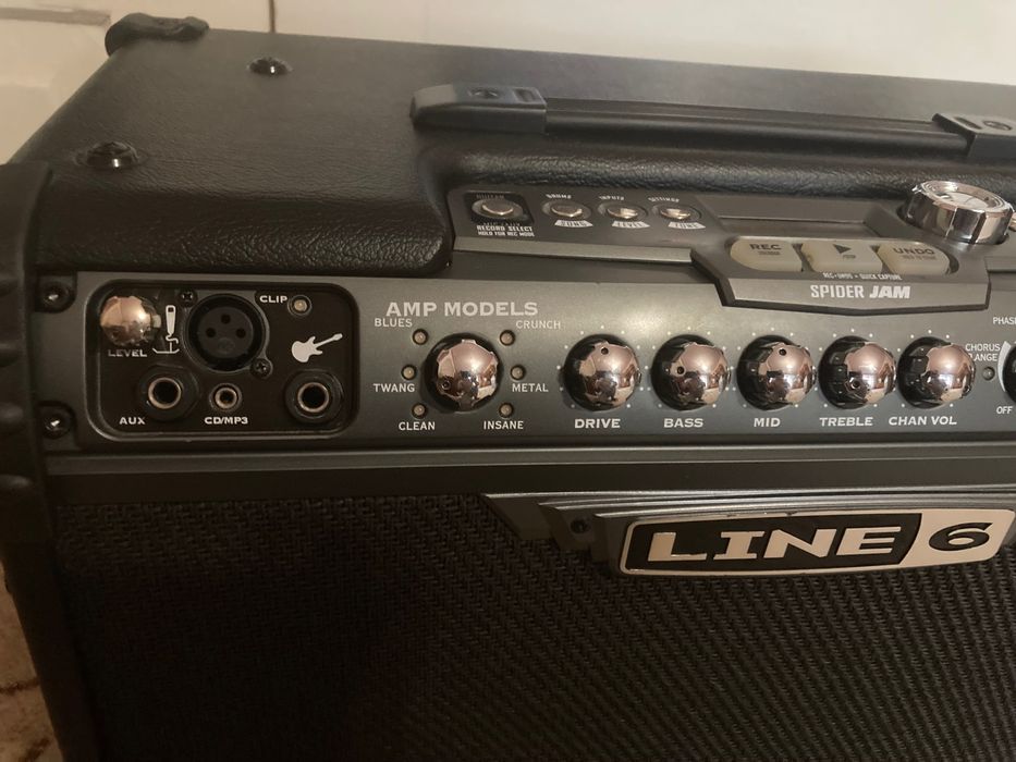 Line 6 Spider Jam комбік з безліччю можливостей