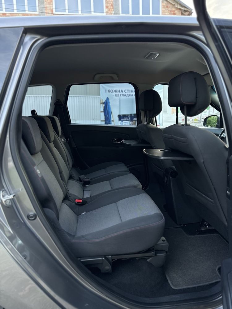 Renault Grand Scenic 2012 року, 1.5 дизель.