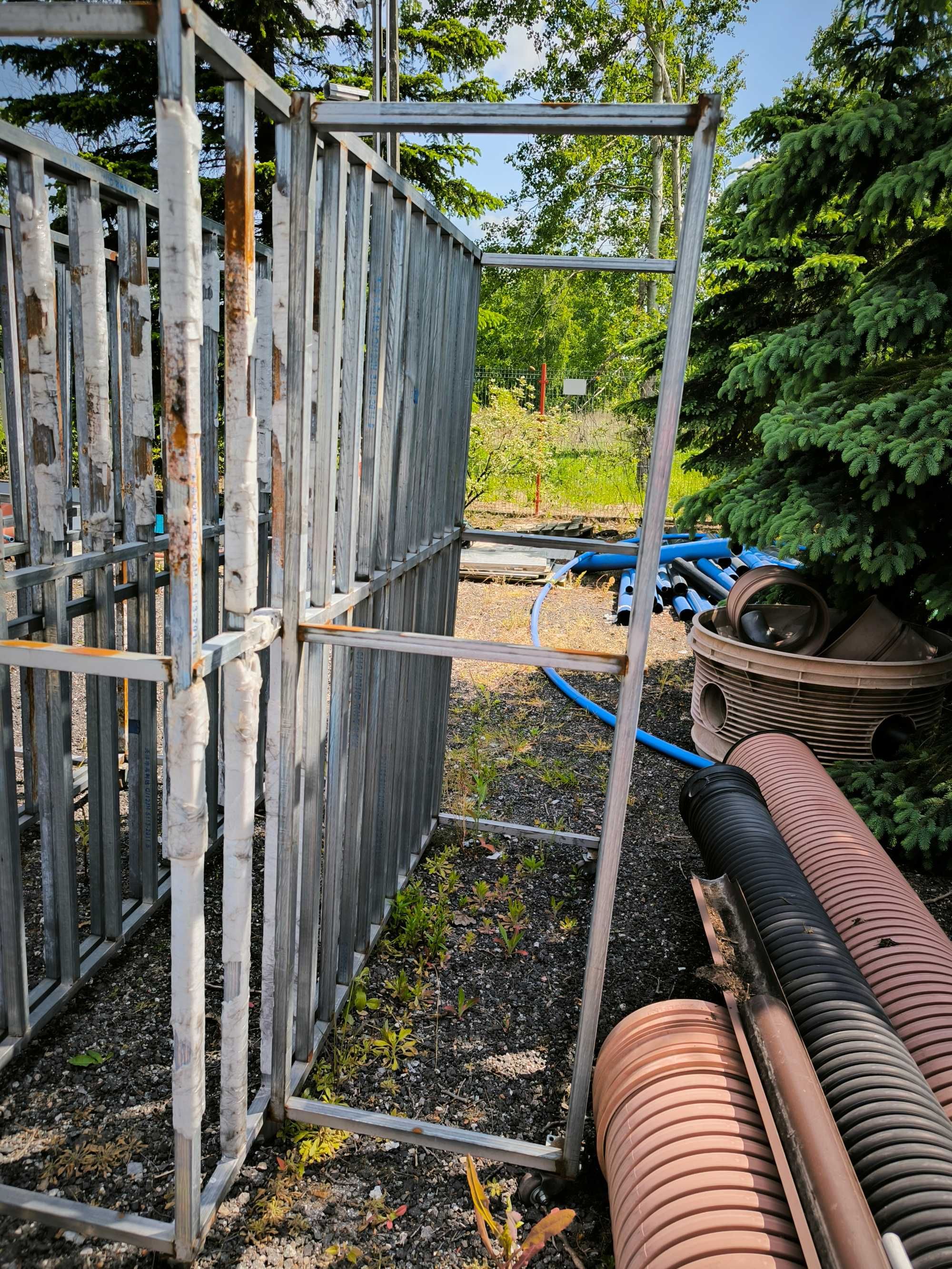 Stojaki, podpory, stalowe używane