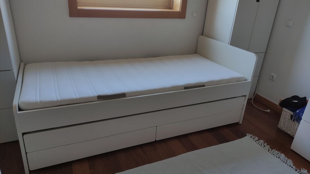 Cama 90*200 com cama extra gavetão+ colchões