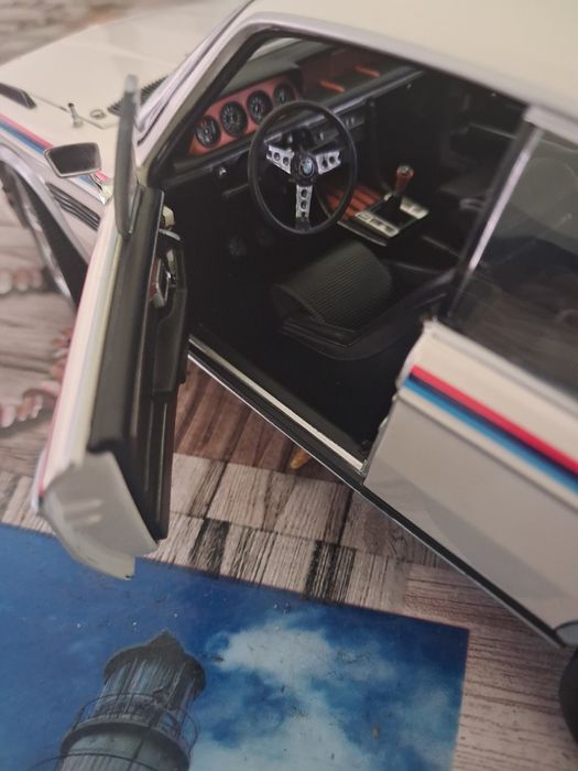 Bmw 3.0 CSL minichamps 1:18 kolekcjonerski