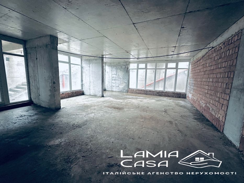 Продаж комерційного приміщення в новобудові по Руській