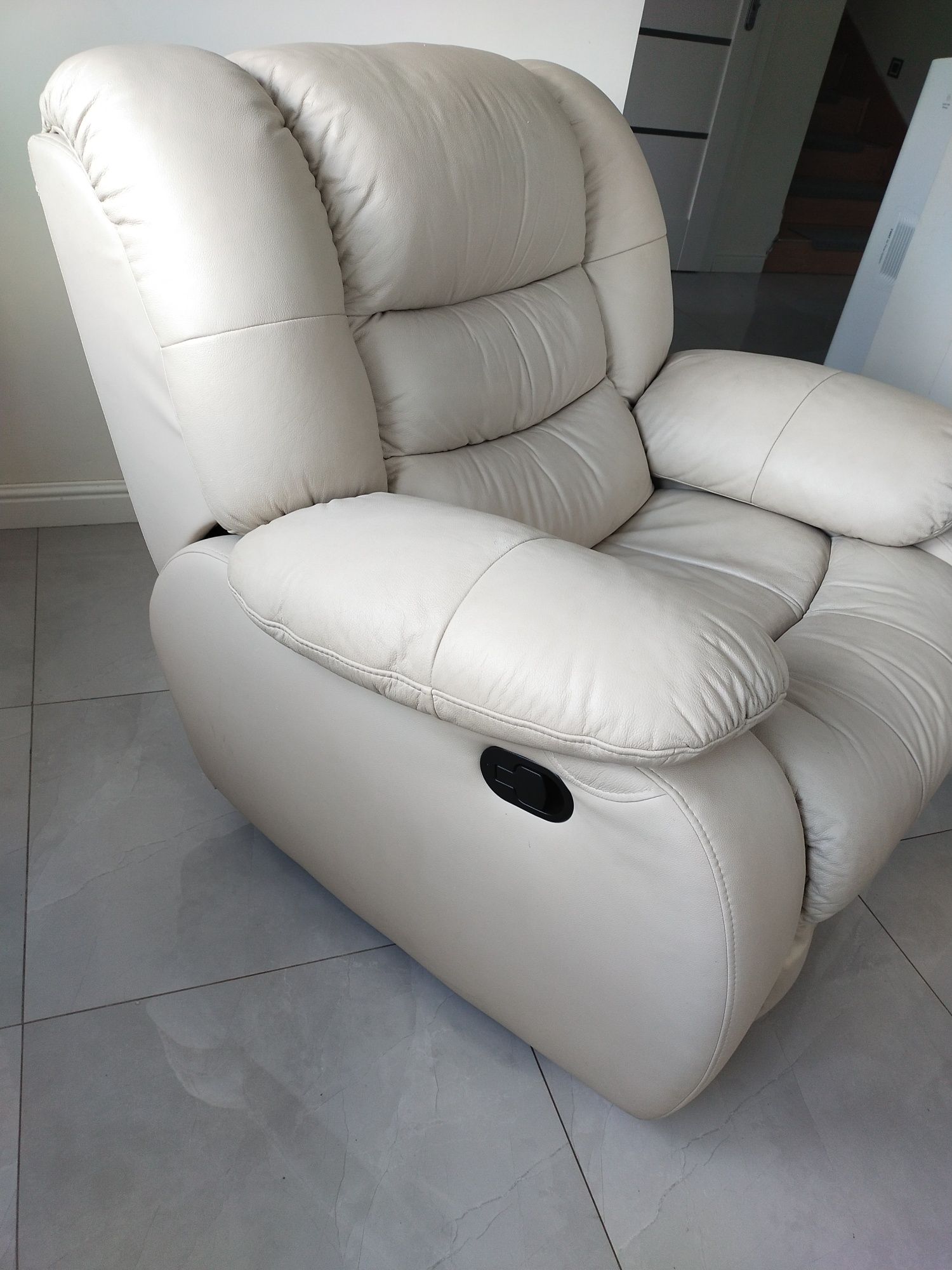 Bujany fotel z funkcją relax skóra naturalna
