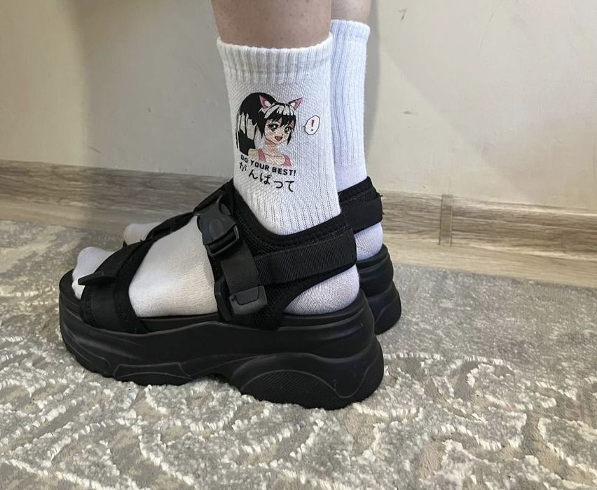 Сандалі на платформі