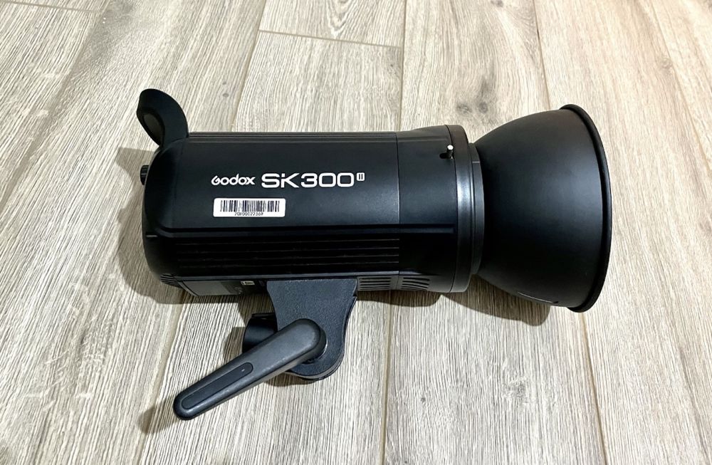 Спалах студійний вспишка Godox SK-300 II