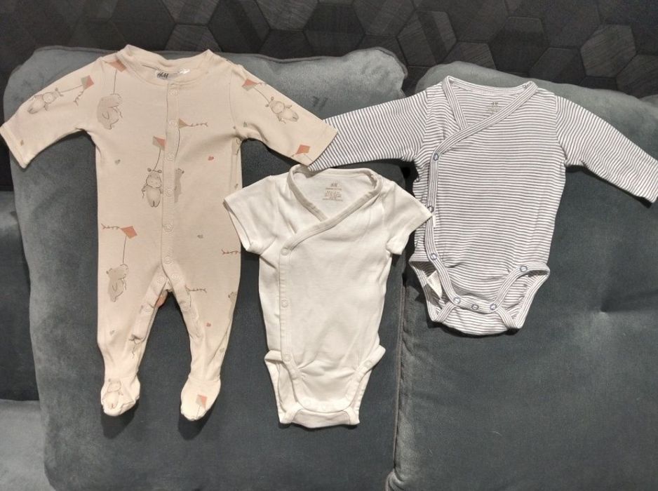 Одяг Комплект в пологовий боді чоловічки  H&M So cute Disney

чоловічк