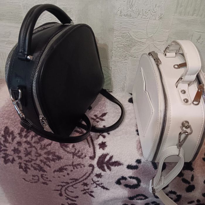 Продам женскую сумочку