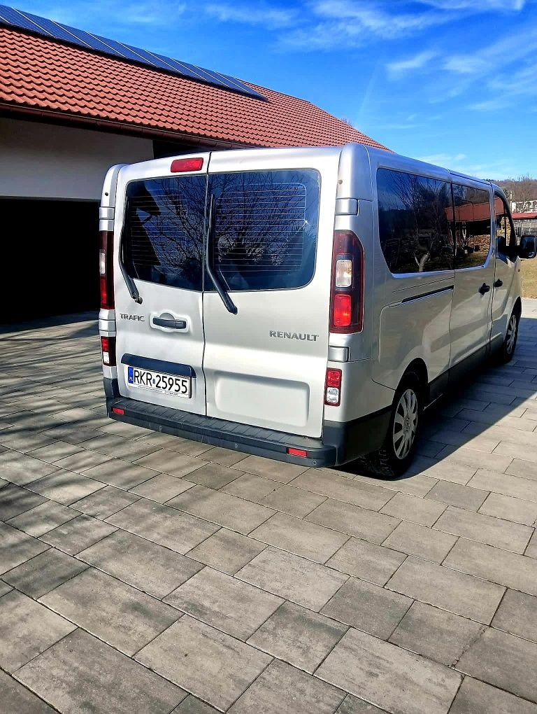 Wynajem samochodu Renault Trafic