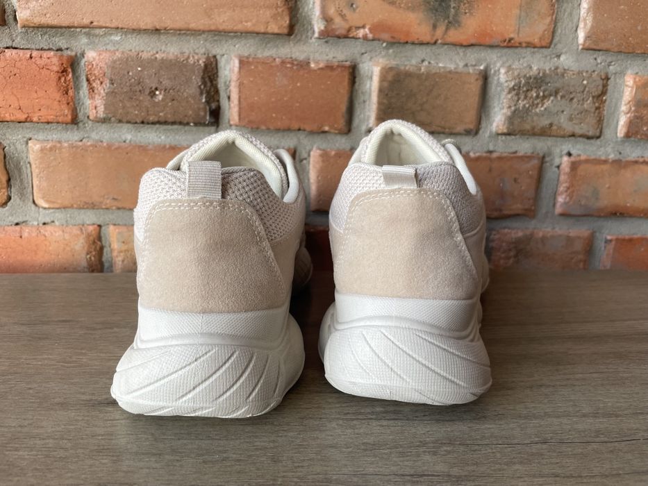 Нові Кросівки унісекс, розмір 9 (42) устілка 27см