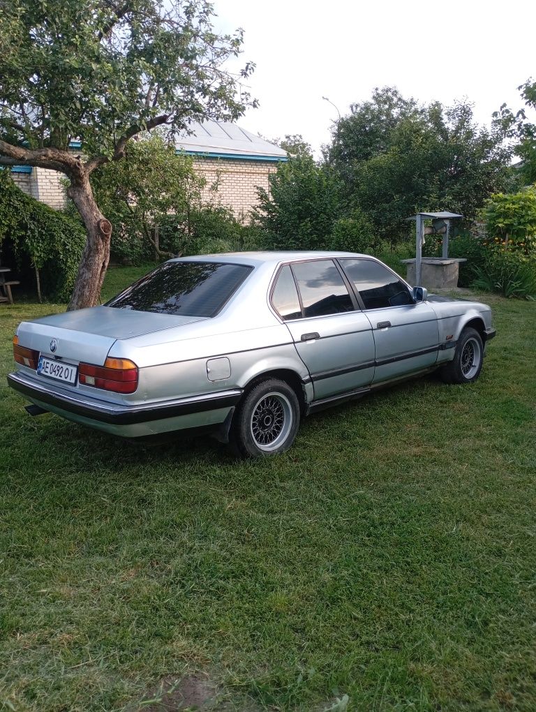 Продам бмв 730 е32