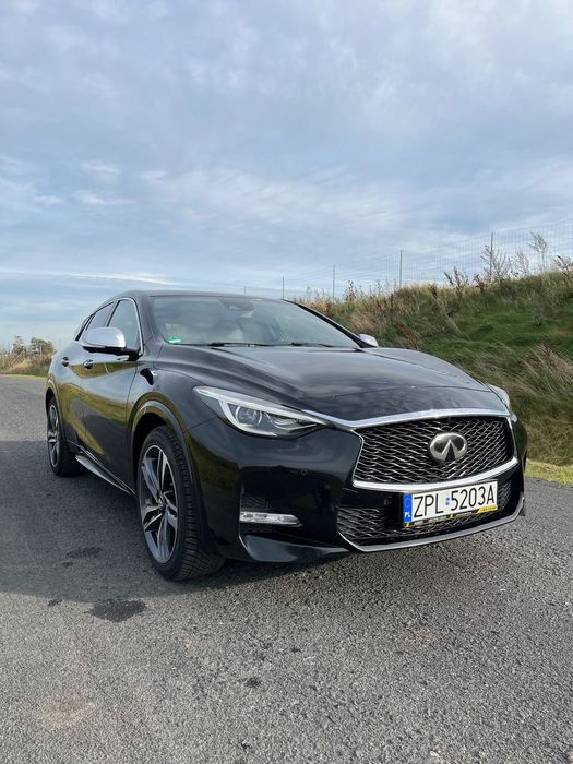 Infiniti Q30 Infiniti Q30S 1,6T City Black, kamera 360