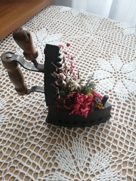 Żelazko stare. Mini mini.żeliwne.