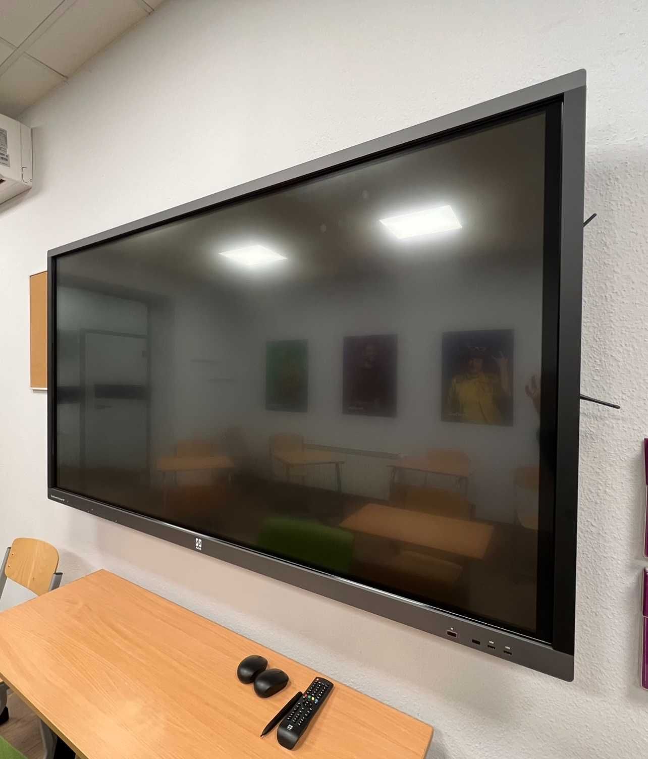 Avtek TouchScreen 5 Connect 75' & 65' - 3 szt dostępnych monitorów