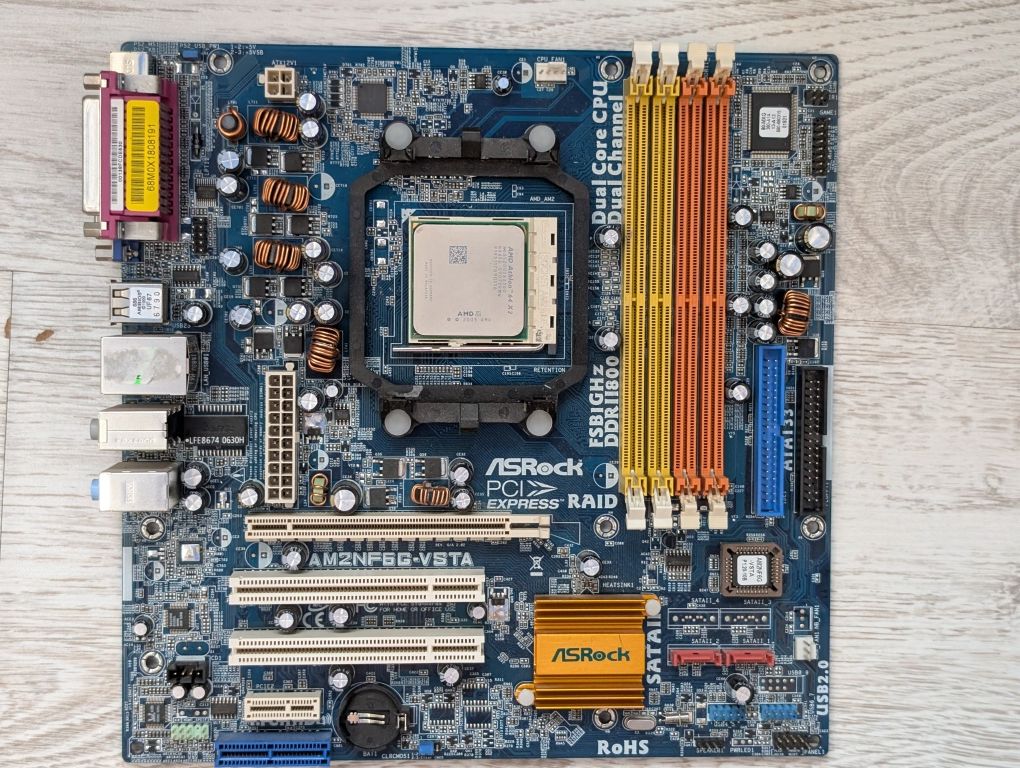 Материнскаие платы 775+Проц+Охлад. 4ядра ; ASUS ; DDR2 ; AMD AM2 AM2+