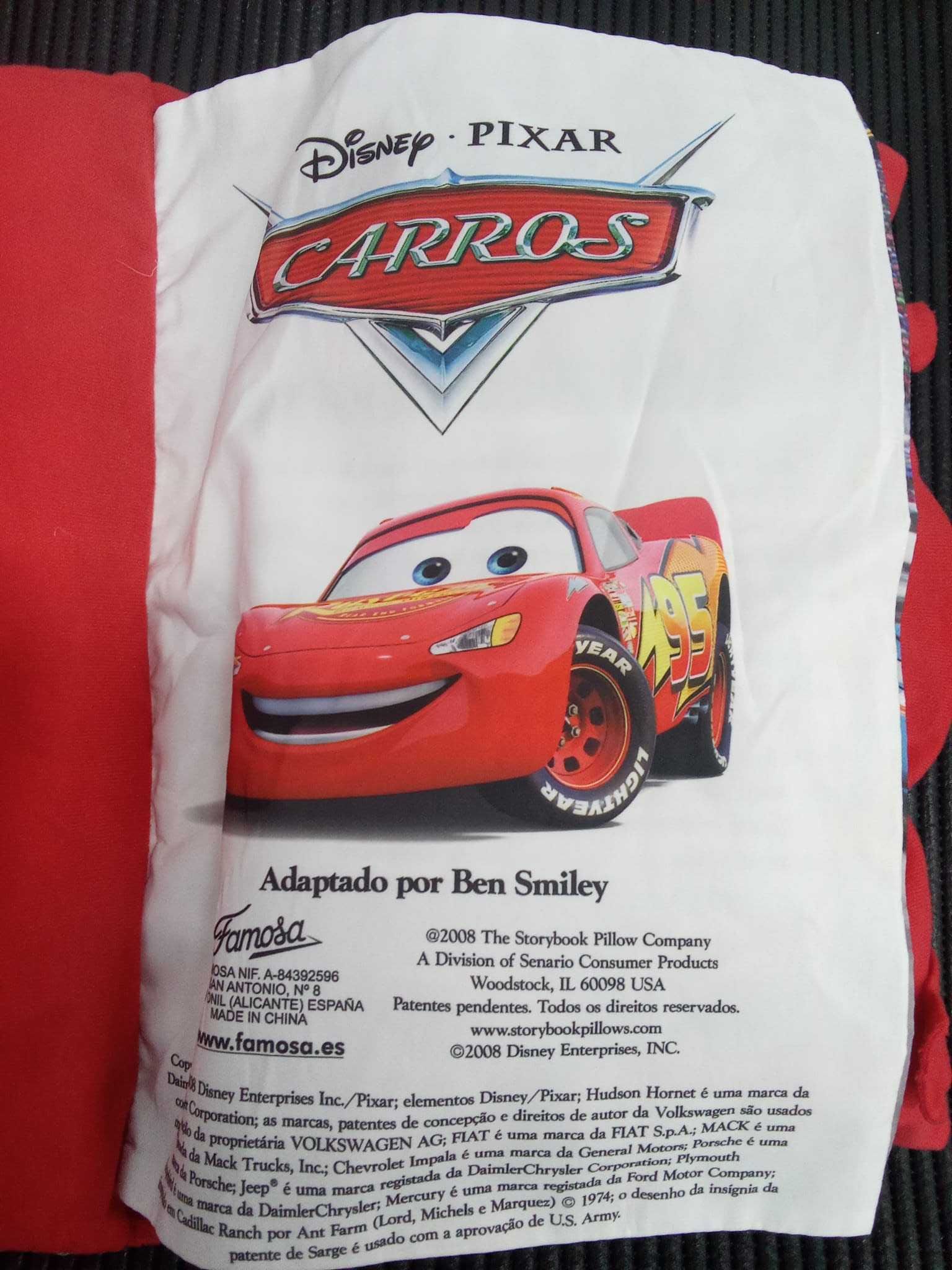 Livro/Almofada Carros da Disney Pixar