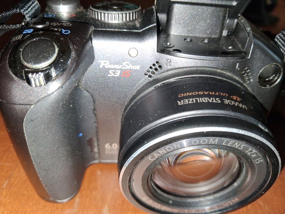 Фотоапарат CANON Power Shot S3IS 6.0 mega pixels