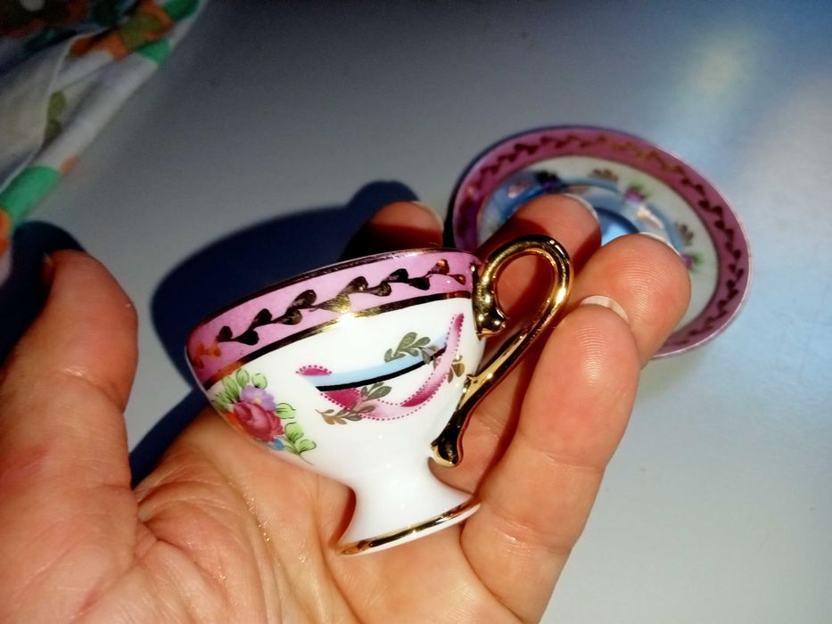 Pequena chávena em porcelana