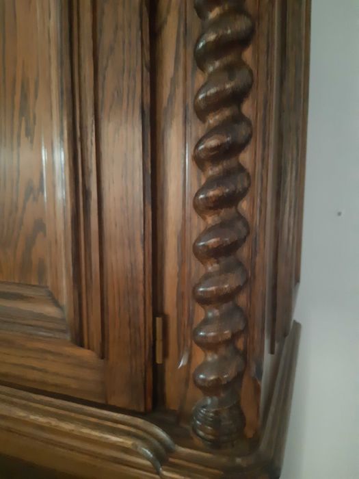 Móvel grande de sala de jantar - louceiro