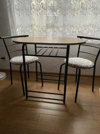Stół z dwma krzesłami