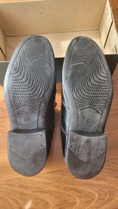 Buty komunijne pantofle czarne 36