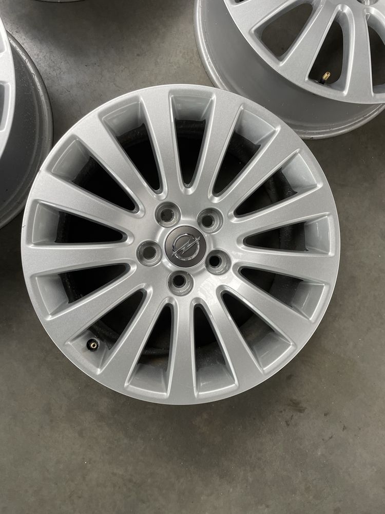 Felgi kola opel insignia 18 cali 5x120 et41 8j super stan oryginalne