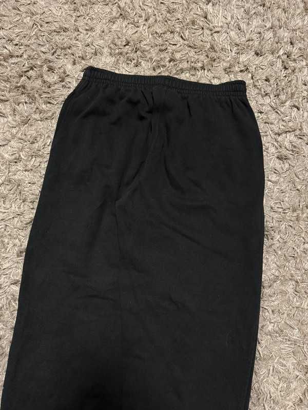 Czarne baggy skate dresowe spodnie Champion - Size M