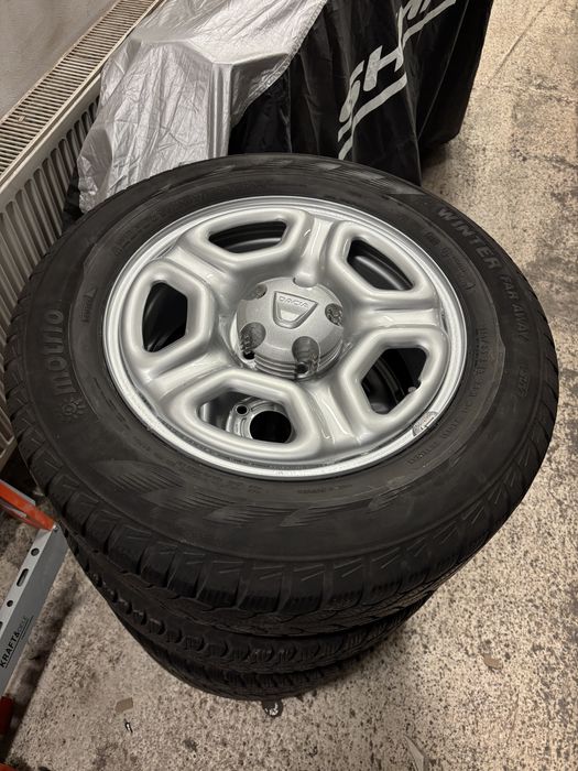 Komplet kół zimowych Dacia Duster 16” Felgi Fidji + Opony 215/65R16