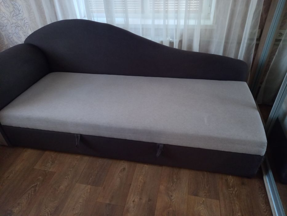 Продаю диван с ящиком для вещей