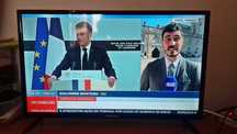 Infiniton TV Led 32" com garantia  2027, usada como nova