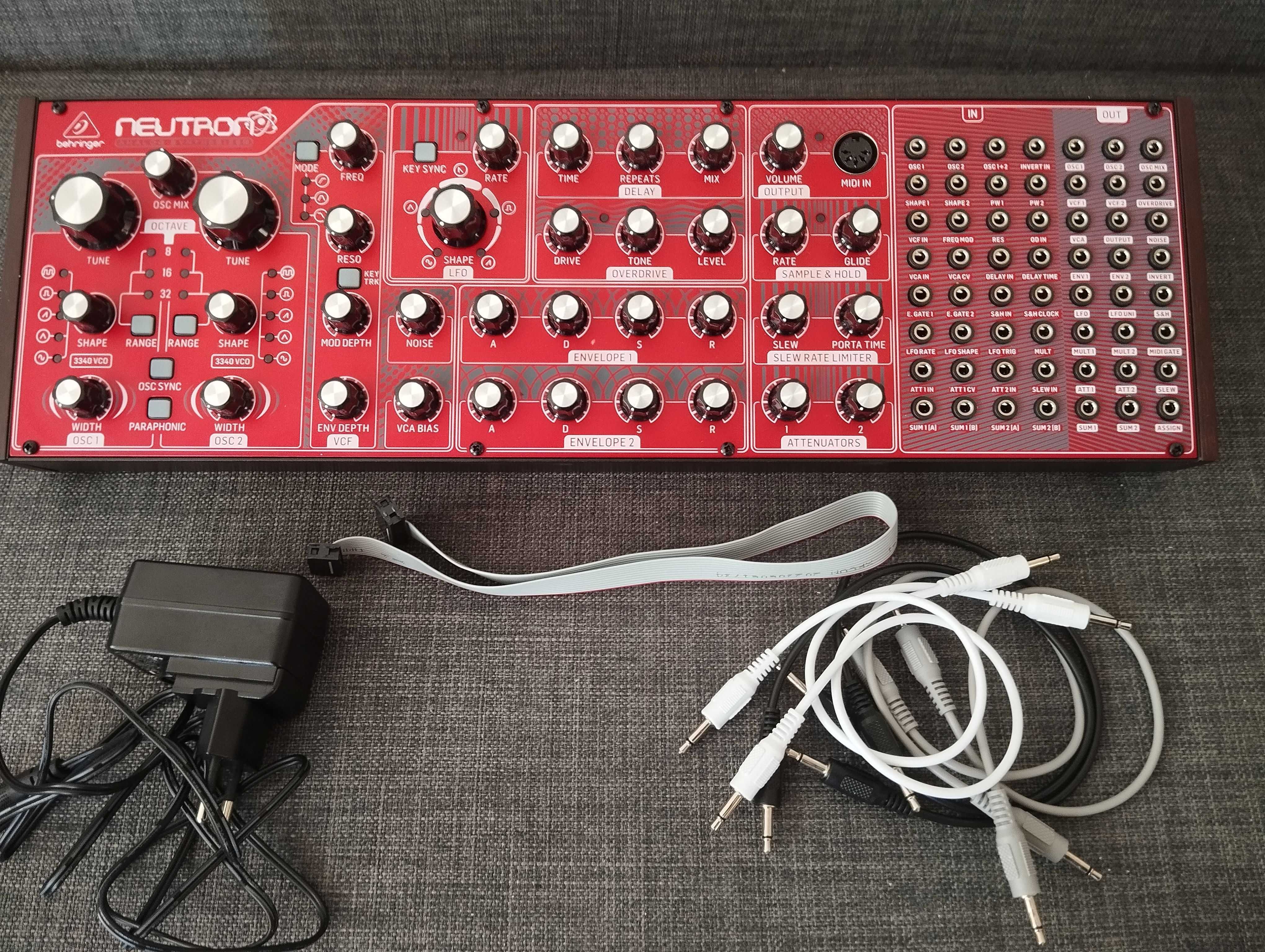 Behringer Neutron + decksaver