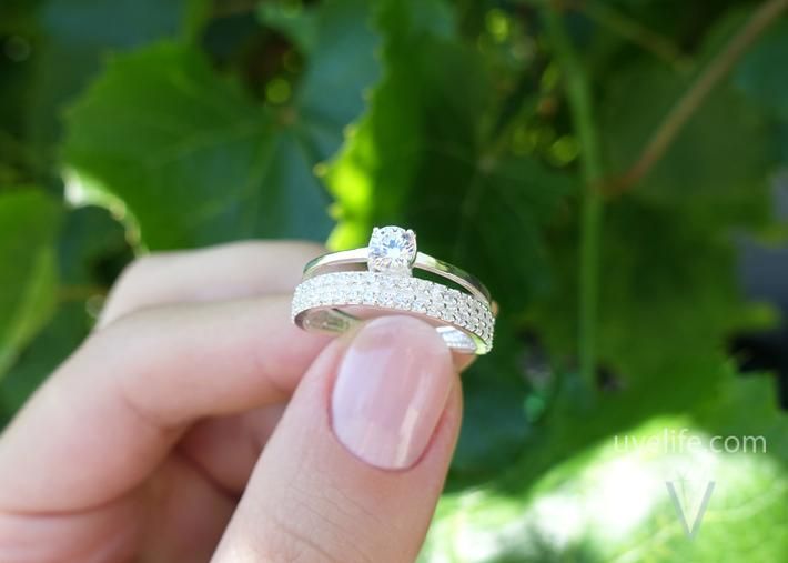 Двойное кольцо с россыпью камней